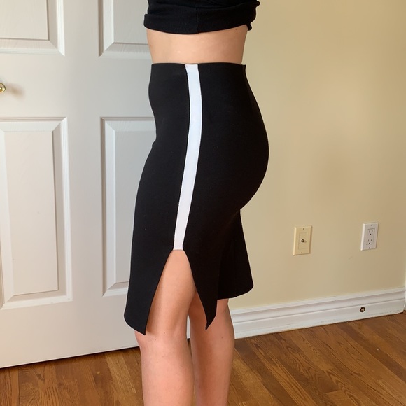 Knee length pencil skirt - Picture 2 of 3